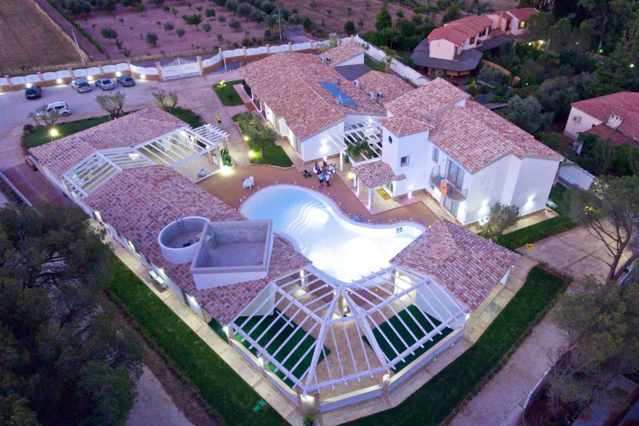 Eliantos Boutique & 4*